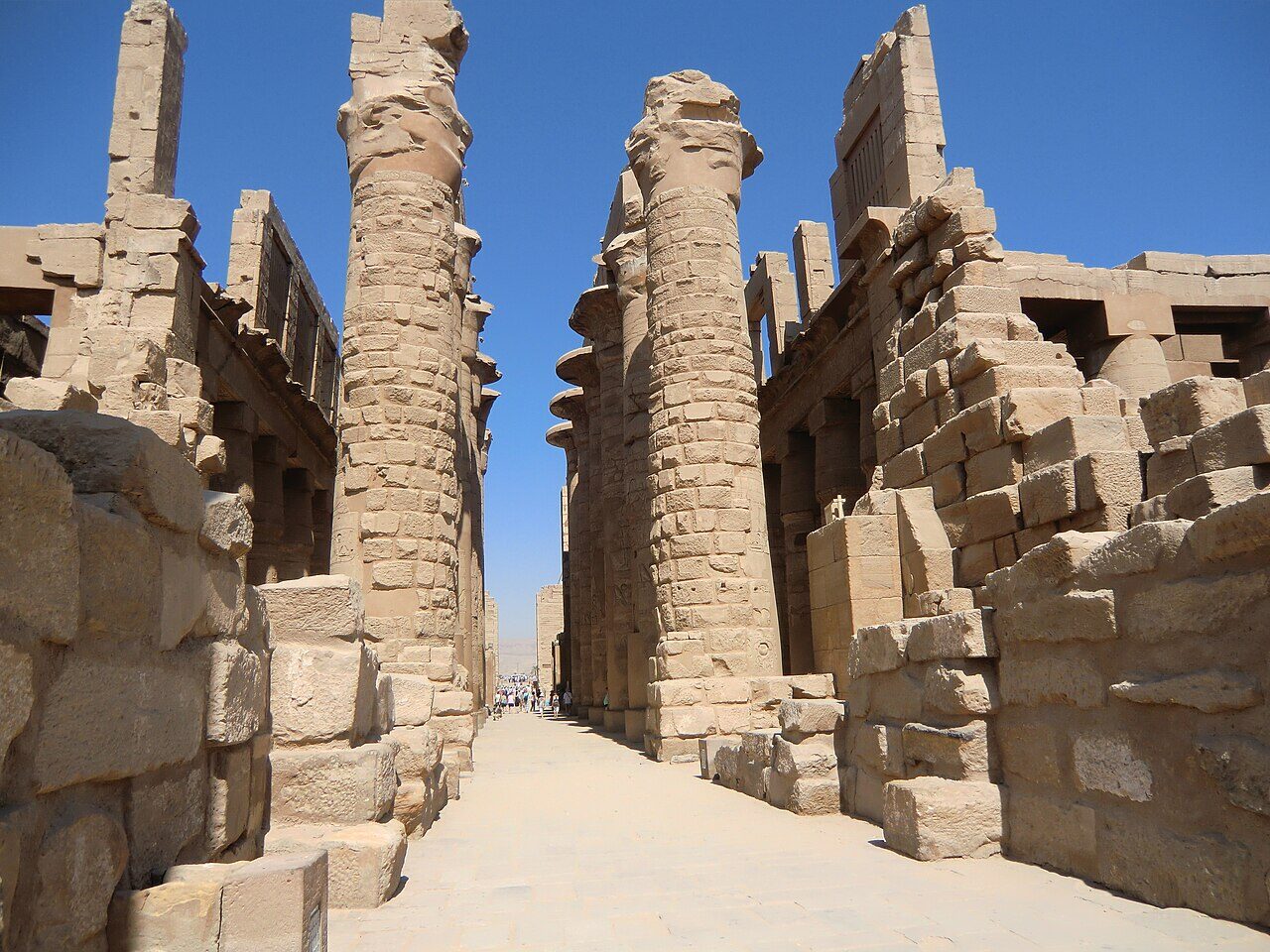 Zuilen van de tempel van Luxor in Egypte