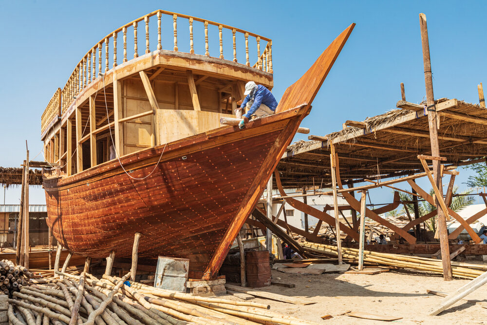 Traditionele dhow in aanbouw in Sur Oman