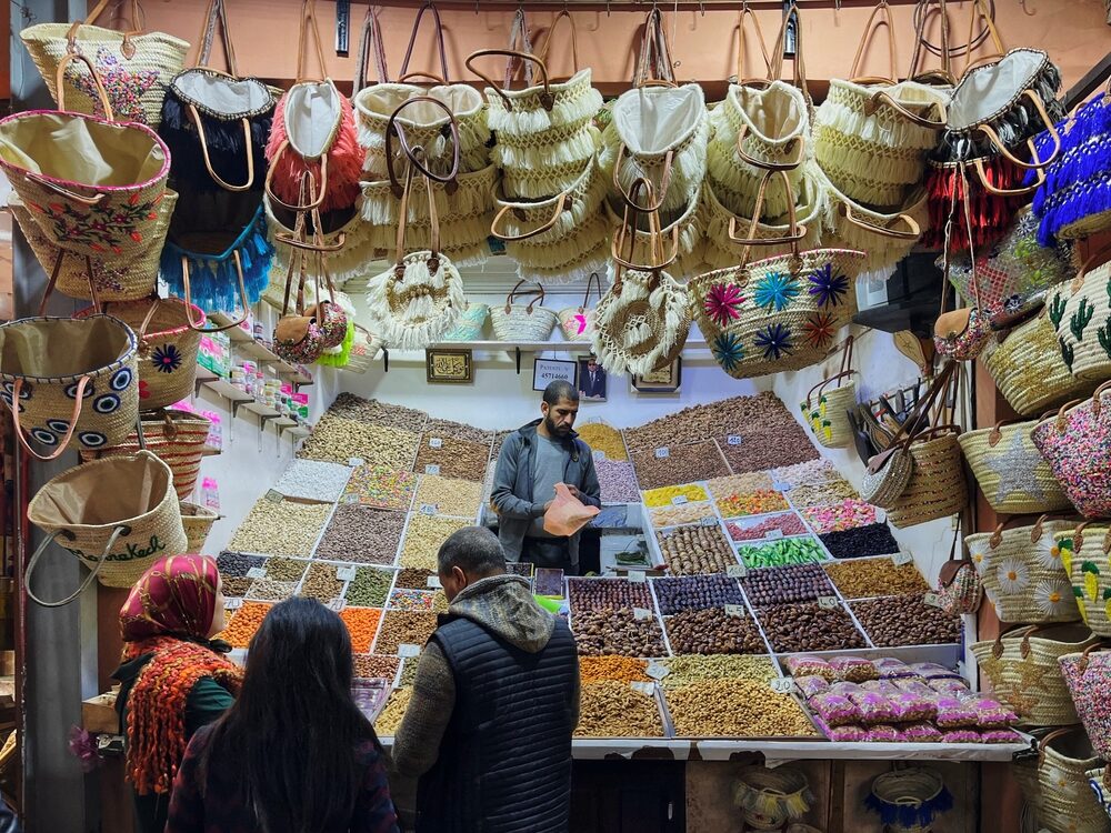 Kruiden- en specerijenwinkel in een Marokkaanse souk